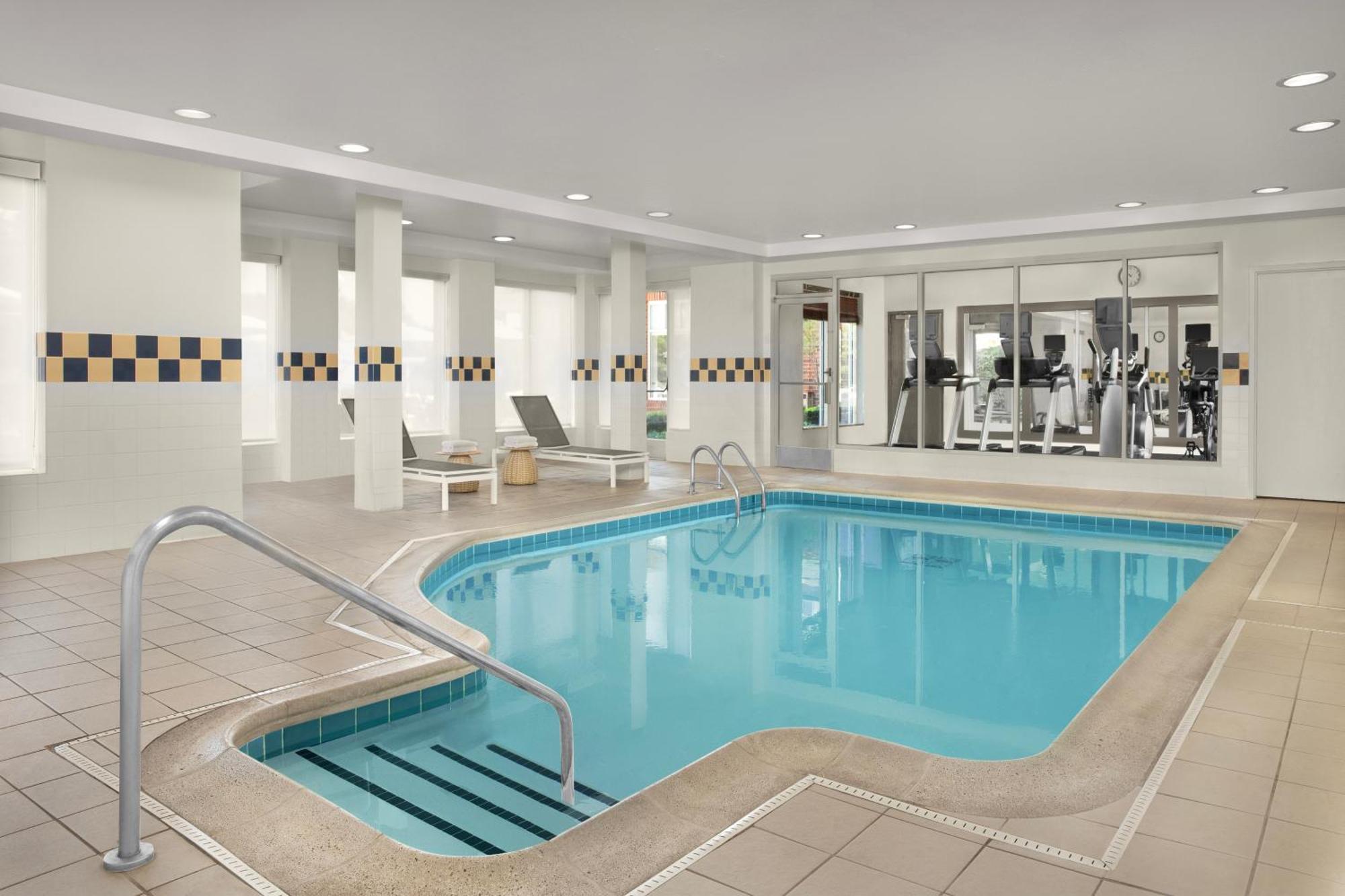 Hilton Garden Inn Hoffman Estates Esterno foto